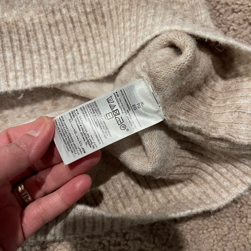 OLD NAVY Wool-Blend Cozy Oversize Ombre Long Sleeve Knit Pullover Sweater - Picture 7 of 8